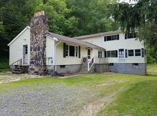 44 Stampede Hill Rd, Paw Paw, WV 25434