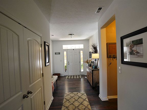 2nd image of 5335 W Hoge Dr