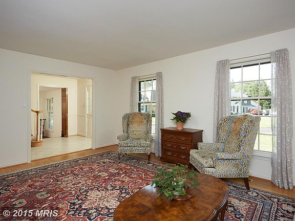 5th image of 9901 Doubletree Ct