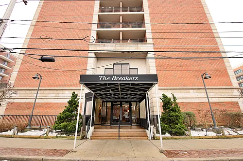230 W Broadway Photo 1