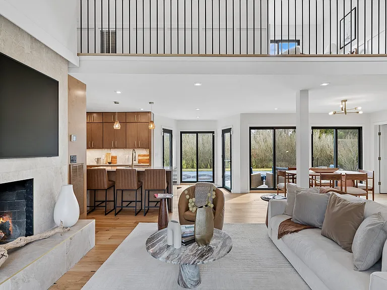 10 William Way — Photo 11