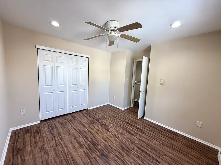521 W Loch Lomond Dr — Photo 11