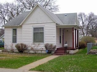 1017 W 12th St, Grand Island, NE 68801