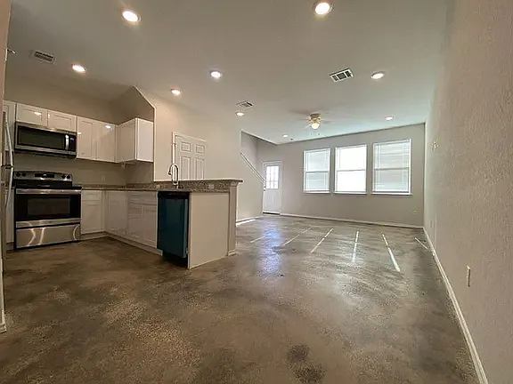3 bed, 2.5 bath, 1225 sqft, $1,495 — Photo 2