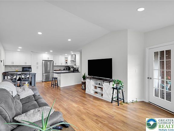 2nd image of 4948 Cheryl Dr