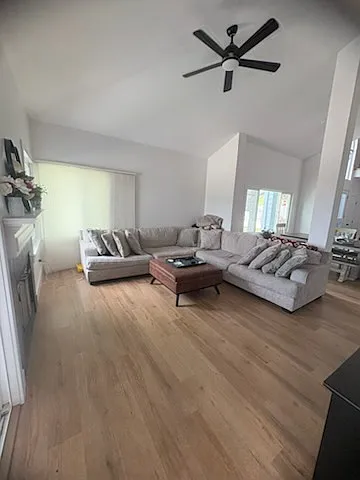 195 Apricot Way — Photo 8