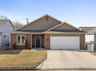 337 Kisiwa Village Rd, Hutchinson, KS 67502