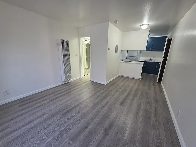 701 9th Ave — Photo 11