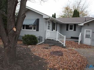 620 S Main St, Lennox, SD 57039