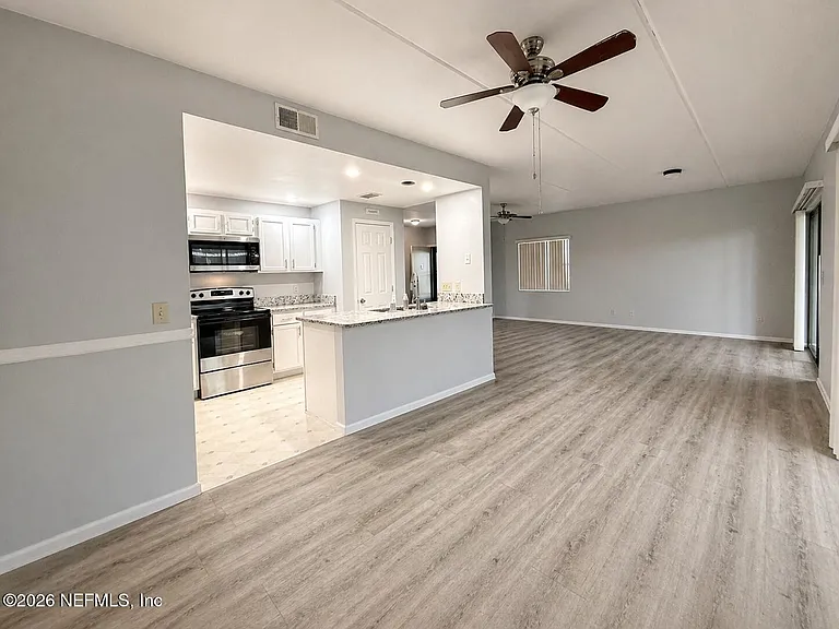 13 Navarra Ct — Photo 3