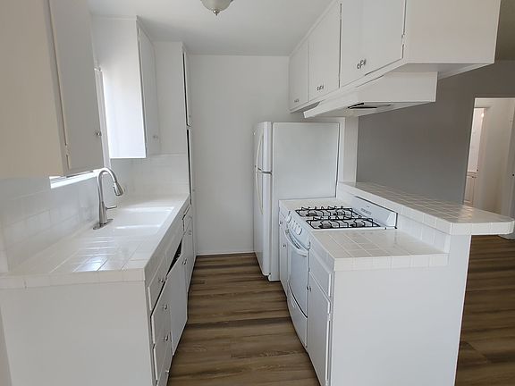 5th image of 1528 12th St APT 4