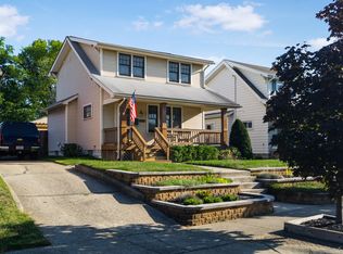 1136 W 2nd Ave, Grandview, OH 43212