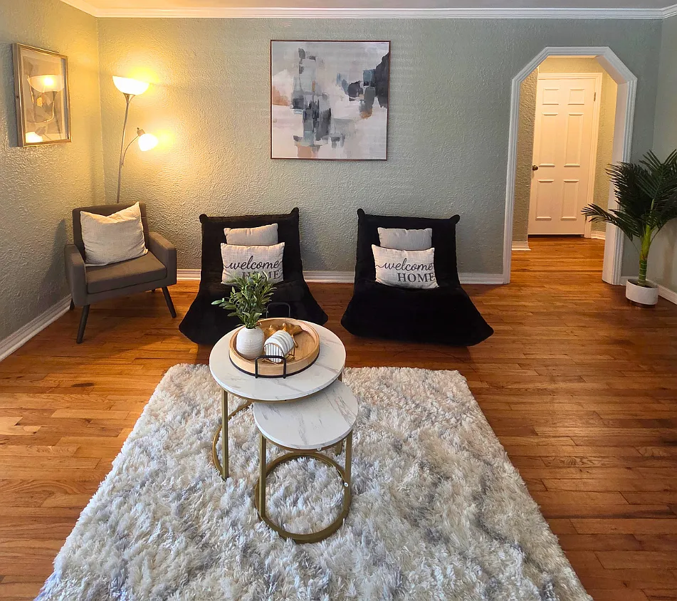3 bed, $2,300 — Photo 4