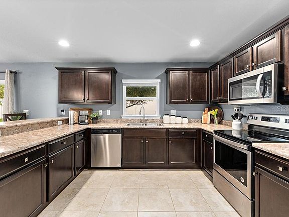 3rd image of 10427 RIVERCREST DRIVE