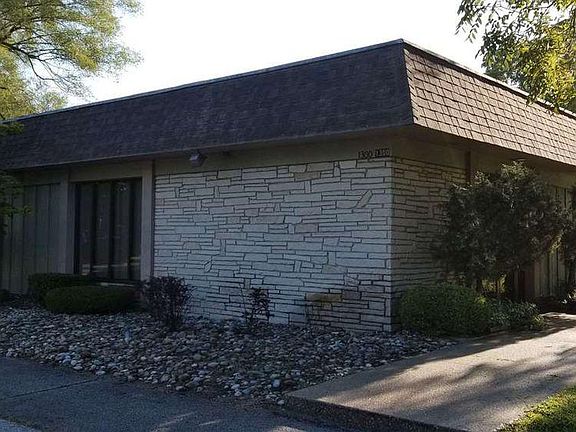 2nd image of 1300 Cassopolis St