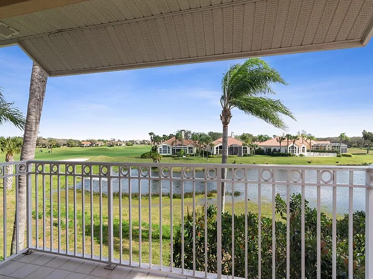 1735 Victoria Cir — Photo 30