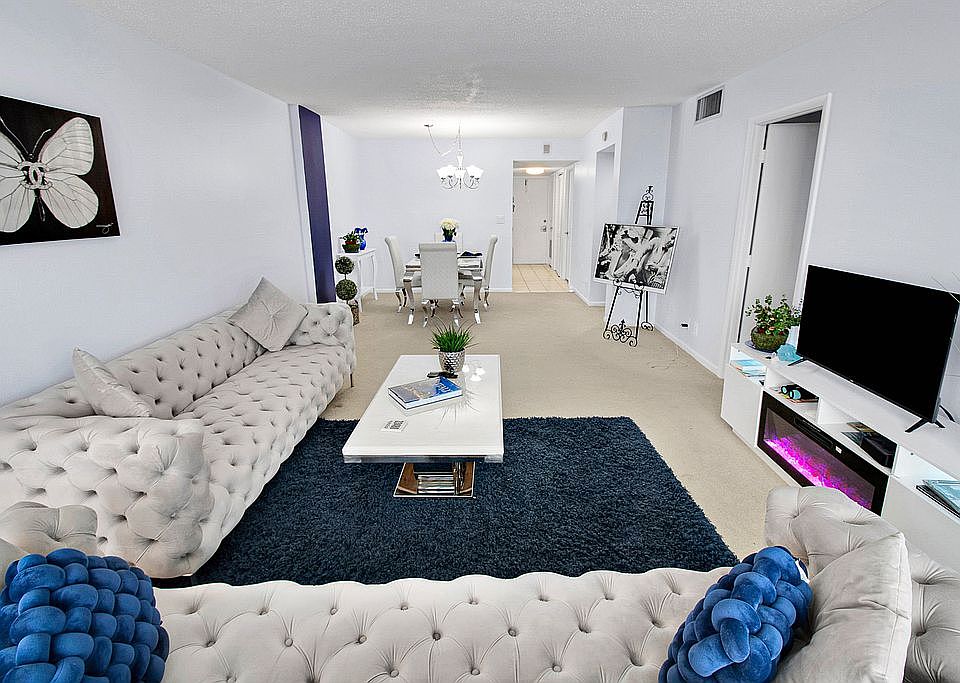 1st image of 555 NW 4th Ave APT 415