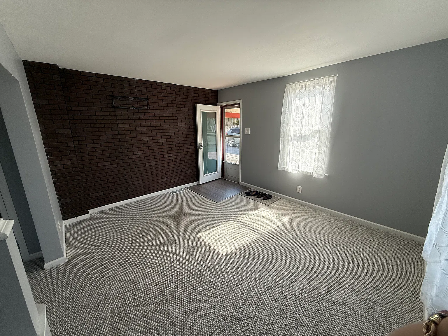 2 bed, 1162 sqft, $1,900 — Photo 3