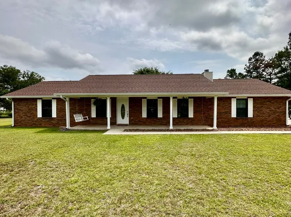 4746 Cornerstone Ln, Marianna, FL 32446