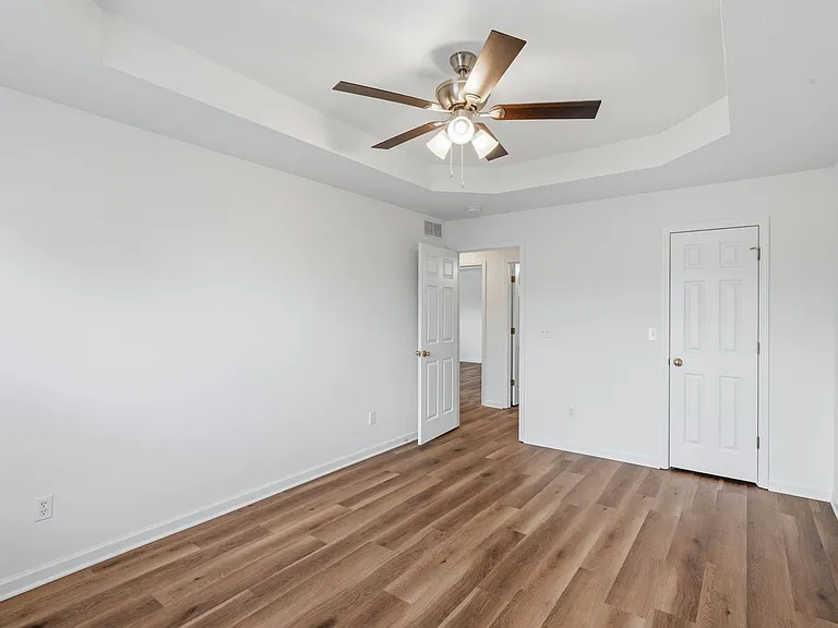 1713-1715 Louise Cir — Photo 32