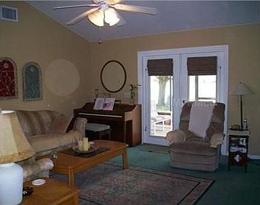 3rd image of 1088 Vanderbilt Dr