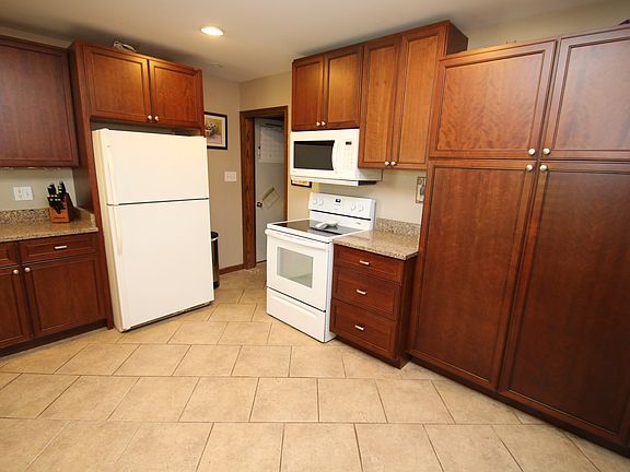 5th image of 2349 N 113th St