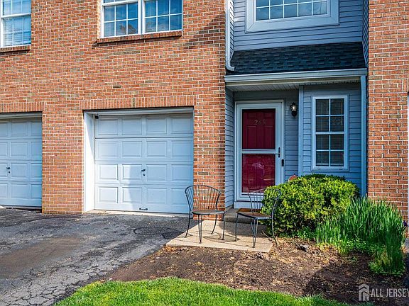 3rd image of 268 Shady Oak Ct