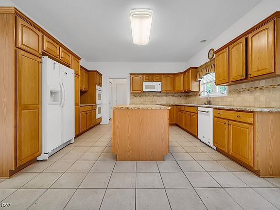 2nd image of 447 Muirfield Dr