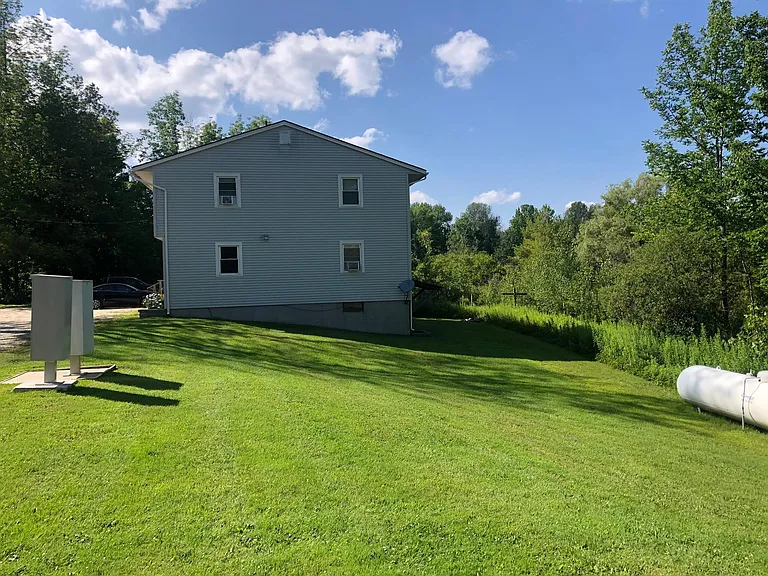100 Robinson Rd — Photo 11