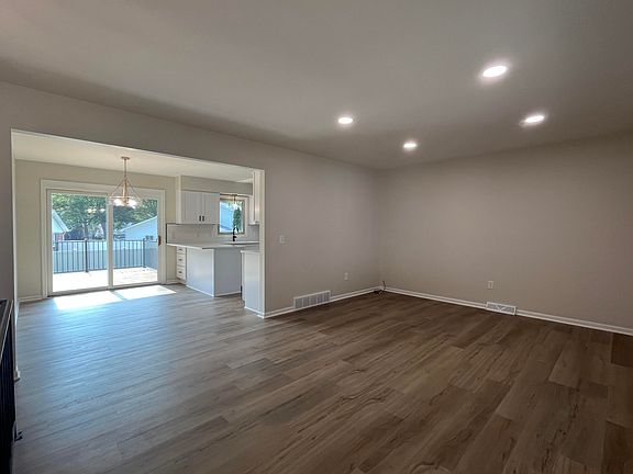 4th image of 2100 Cherry Run Ct NW