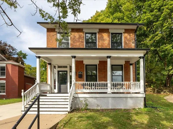 619 S Prospect St, Galena, IL 61036