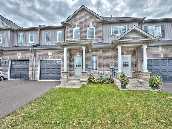 3rd image of 427 Williams Cres