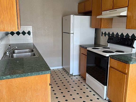 2nd image of 1306 Dugger Cir