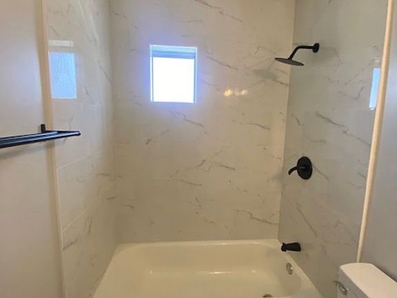 5th image of 35 W 11th St