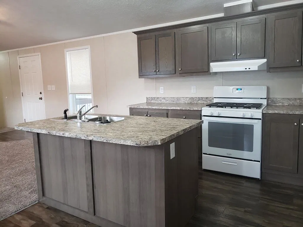 3 bed, 2.0 bath, 1056 sqft, $1,764 — Photo 2