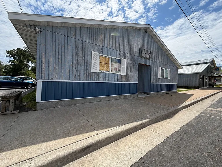 241 Main St — Photo 10