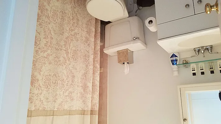 Rented by Compass | media 42