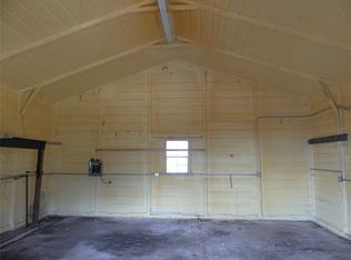 106 Center Ct, Springtown, TX 76082