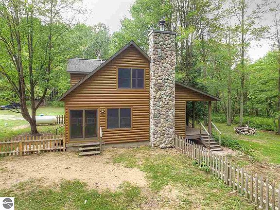 3rd image of 4801 E Houghton Lake Rd