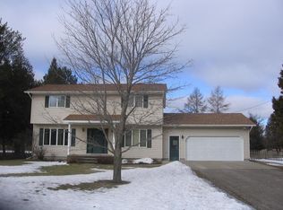 1176 Pebble Ave, Alpena, MI 49707