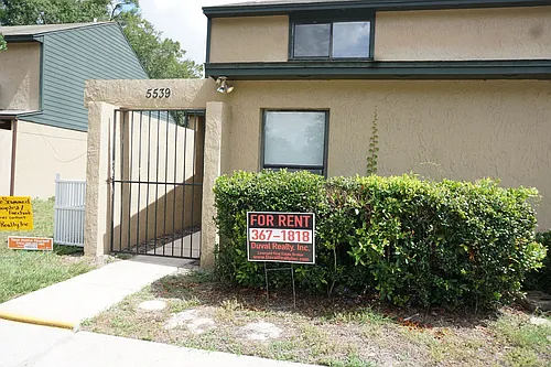 5539 Pinebay Cir N Photo 1