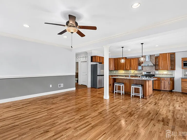 262 Prospect Ave — Photo 10