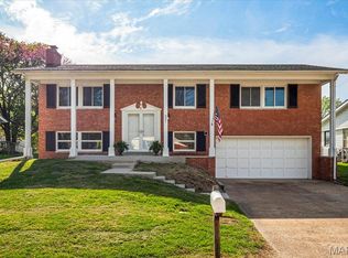 321 Roanoke Dr, Belleville, IL 62221