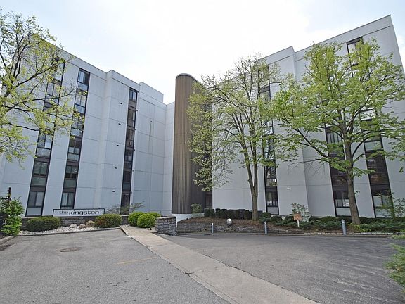 2nd image of 415 Bond Pl Unit 7-C