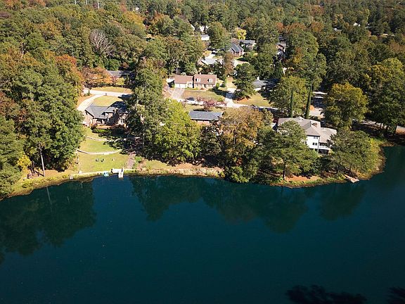 3rd image of 2405 Pine Lake Dr