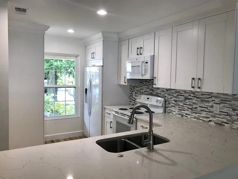 341 Cambria Ct — Photo 2