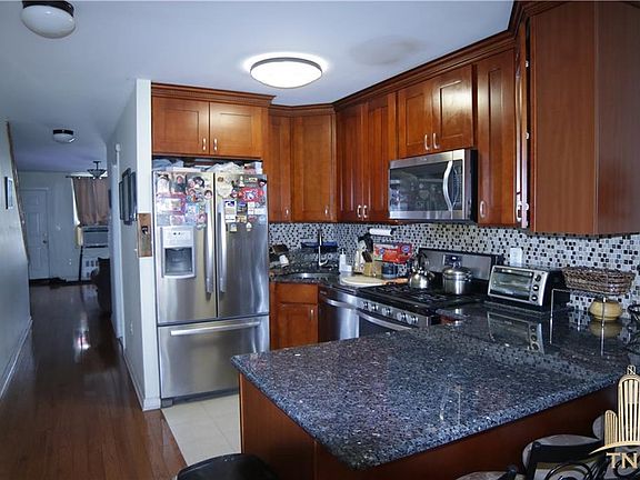 5th image of 2855 W 17th St