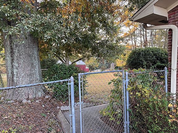 5th image of 170 Pleasant Acres Rd