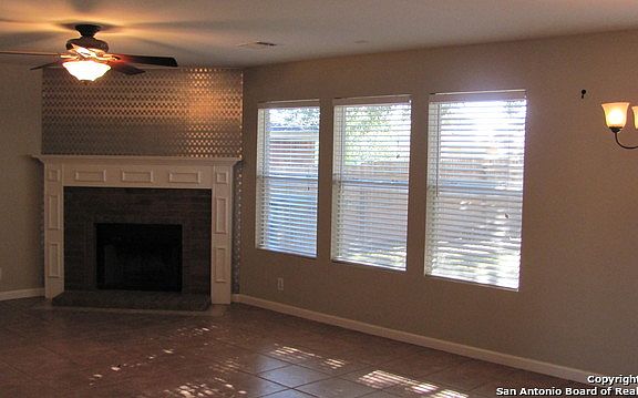 5th image of 204 Katie Ct