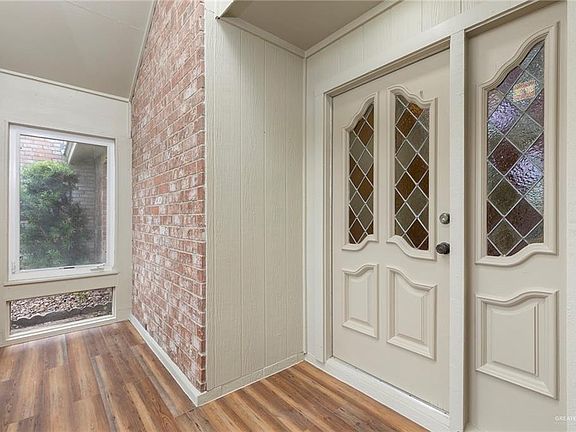 4th image of 1218 Bluebird Ave